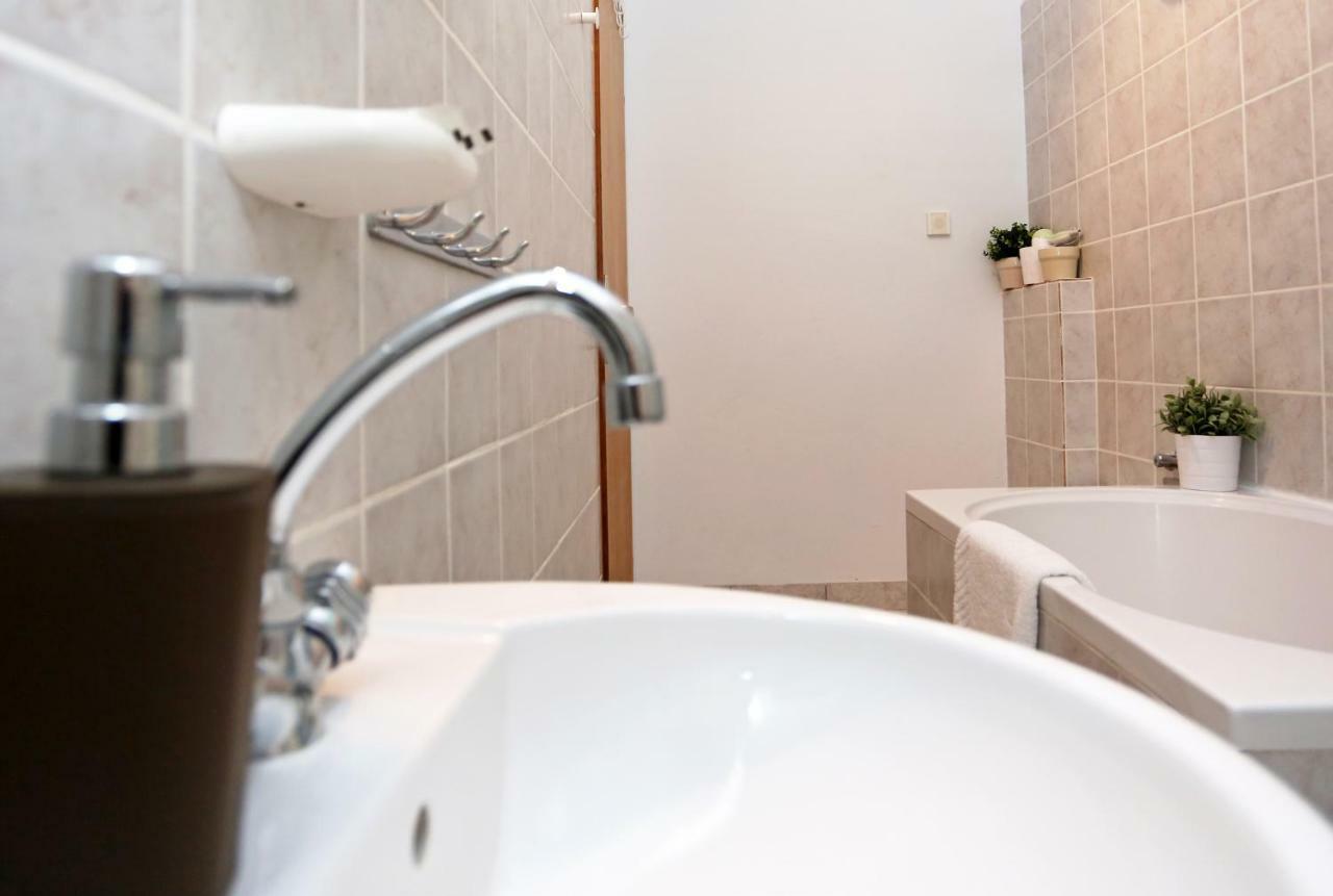 Apartments Tona ザボリッチ エクステリア 写真